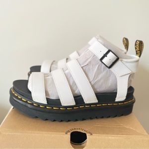 MARTENS BLAIRE PLATFORM SANDALS 
Women’s Size: 10 (UK size 8). 
Color: white